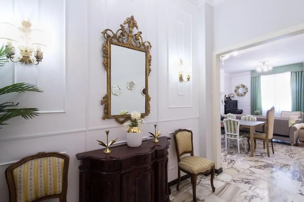Appartamento Carita Grandi Residenze Napoli Italia