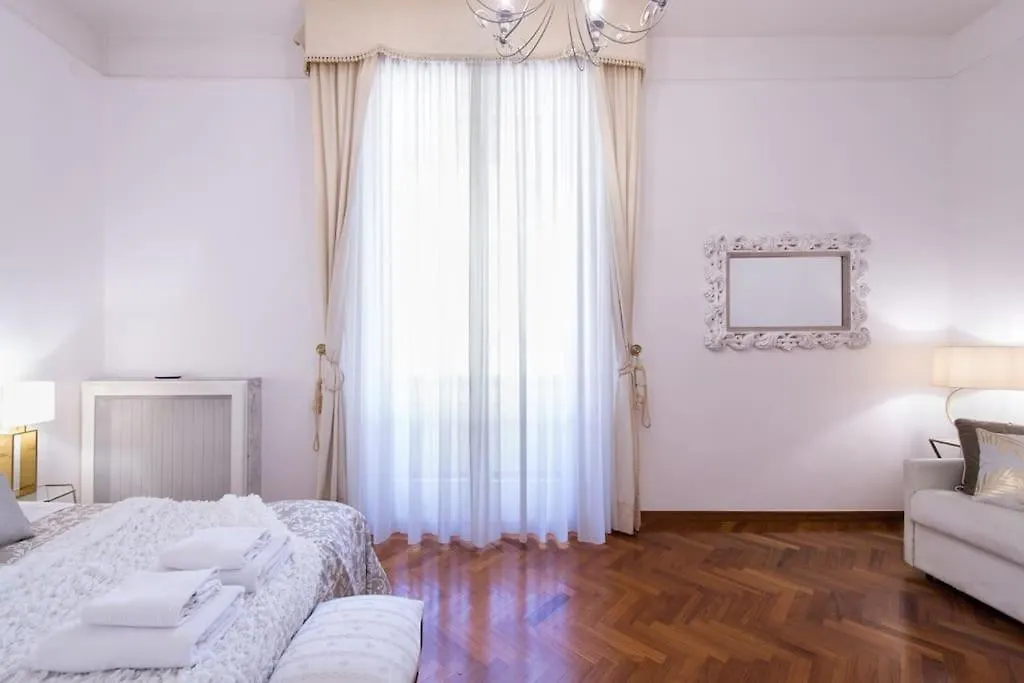 Appartamento Carita Grandi Residenze Napoli Italia
